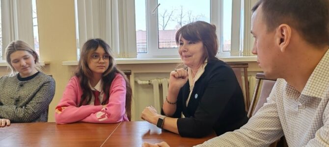 В Филиале Южного федерального университета в Новошахтинске прошёл круглый стол «Модно быть здоровым: инструкция по применению» В Филиале Южного федерального университета в Новошахтинске прошёл круглый стол «Модно быть здоровым: инструкция по применению»