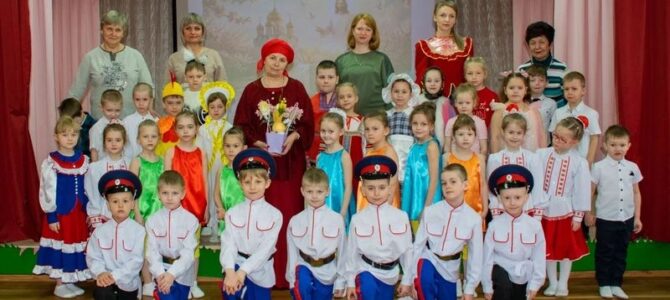 В казачьем детском саду «Глория» прошло пасхальное мероприятие «Как казачата Пасху встречали» В казачьем детском саду «Глория» прошло пасхальное мероприятие «Как казачата Пасху встречали»