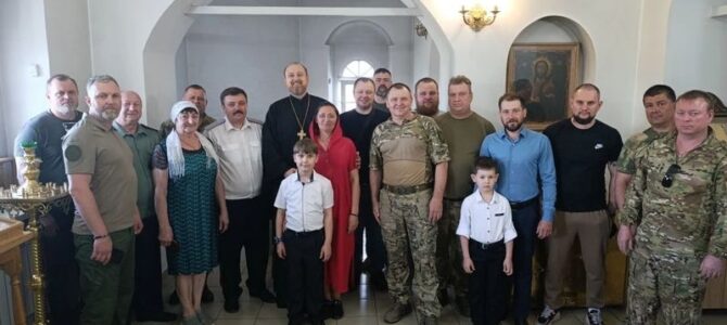 В Донском храме Новошахтинска прошла встреча с казаками станицы Мало-Несветаевской В Донском храме Новошахтинска прошла встреча с казаками станицы Мало-Несветаевской