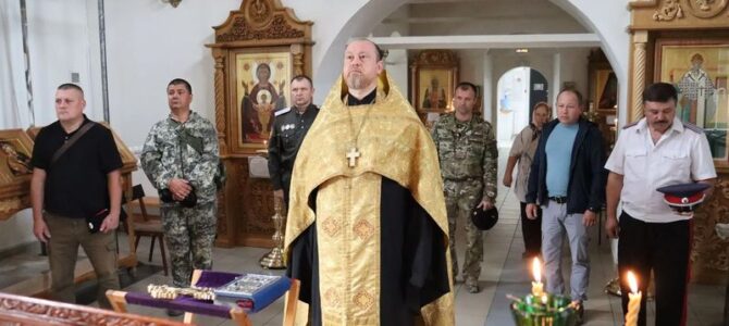 В Донском храме Новошахтинска прошёл станичный круг казаков Мало-Несветаевской В Донском храме Новошахтинска прошёл станичный круг казаков Мало-Несветаевской