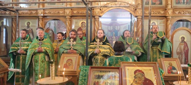 Поздравили протоиерея Романа Амплеева с 21-й годовщиной иерейской хиротонии и днем тезоименитства.