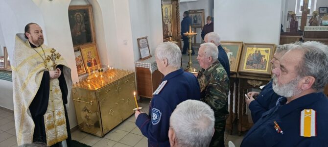 День памяти репрессий и геноцида казачества молитвенно почтили в Донском храме г. Новошахтинска.