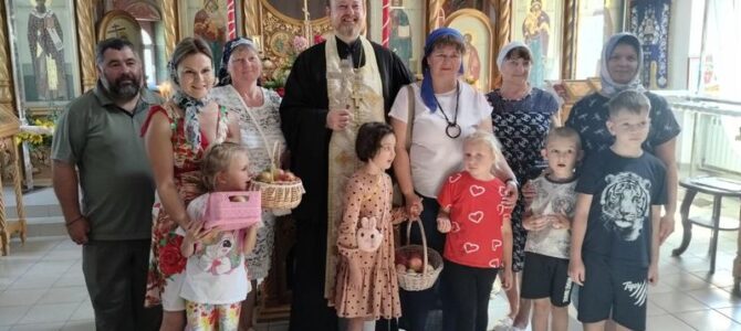 Воспитанники детского сада «Глория» отметили праздник Преображения Господня в Донском храме