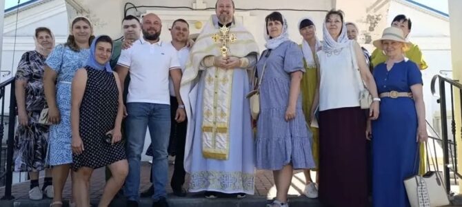 В Донском храме Новошахтинска отметили 22-летие настоятельства протоиерея Романа Амплеева