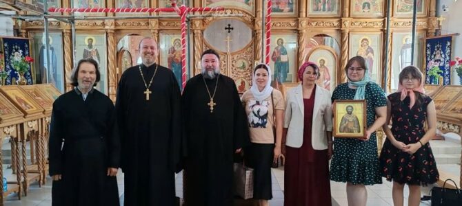 Молодёжный парламент Новошахтинска принял участие в богослужении в честь небесного покровителя города