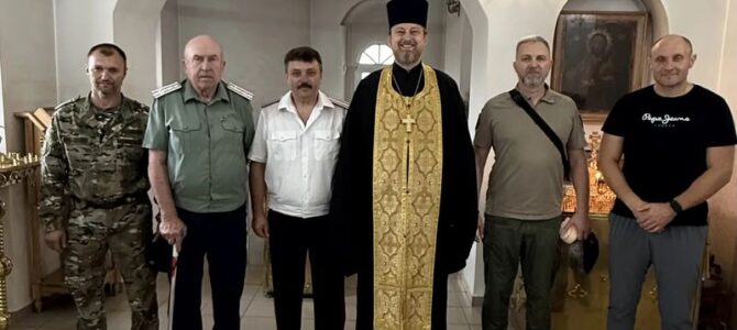 Духовник станицы Мало-Несветаевской провёл встречу и беседу с казаками